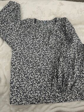 Old Navy Black and White Floral Peasant Blouse